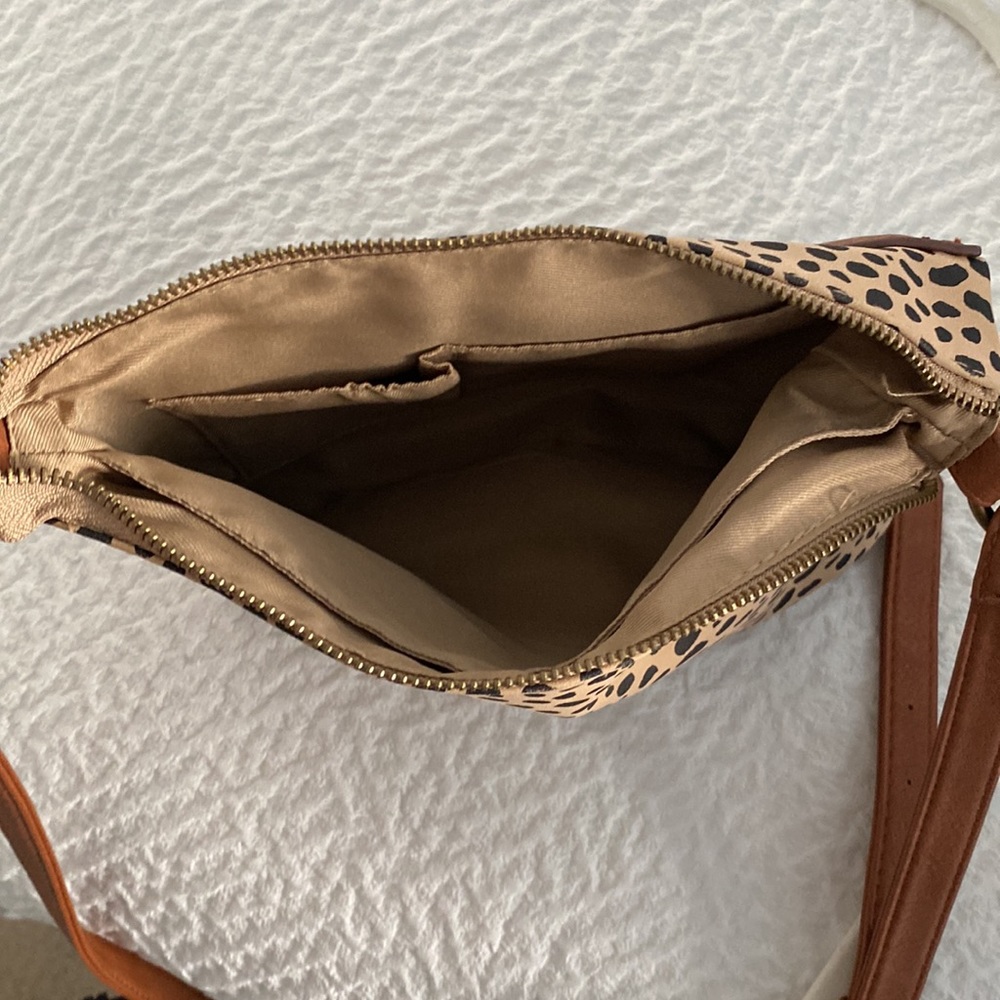 Lightly used cheetah print purse - Picture 3 of 6